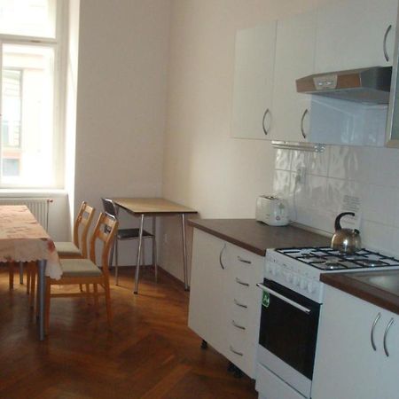 Gallery Hostel Prag Dış mekan fotoğraf