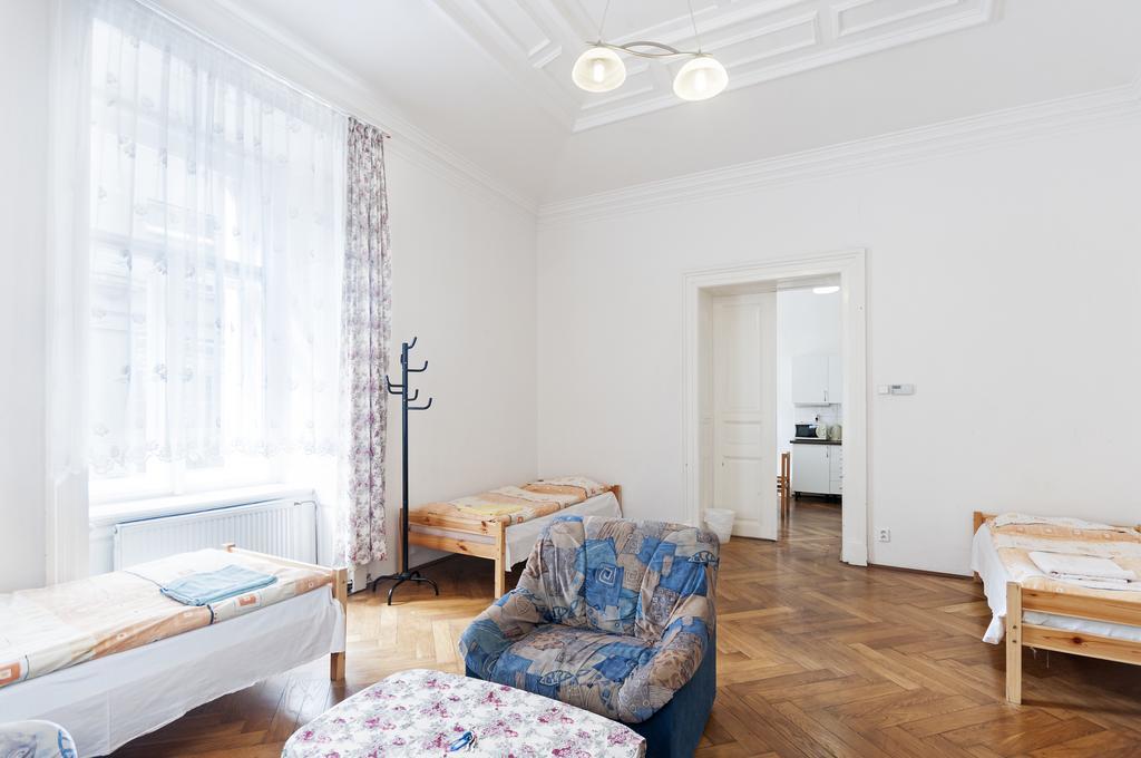 Gallery Hostel Prag Dış mekan fotoğraf