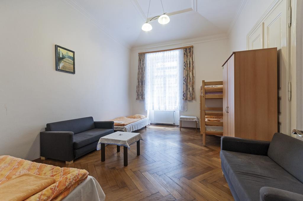 Gallery Hostel Prag Dış mekan fotoğraf