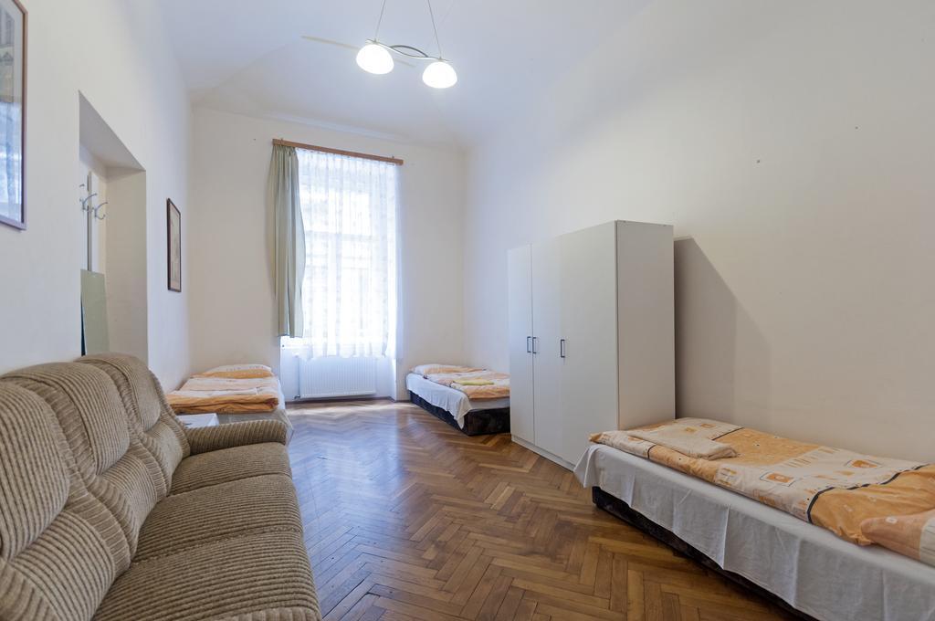 Gallery Hostel Prag Dış mekan fotoğraf