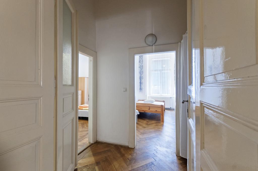 Gallery Hostel Prag Dış mekan fotoğraf