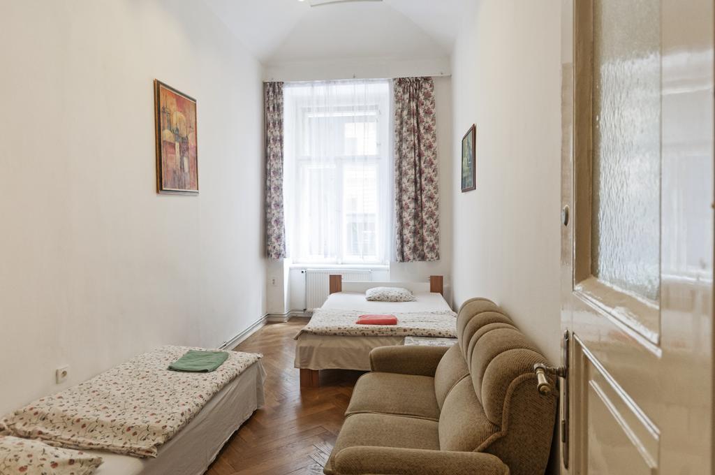 Gallery Hostel Prag Dış mekan fotoğraf